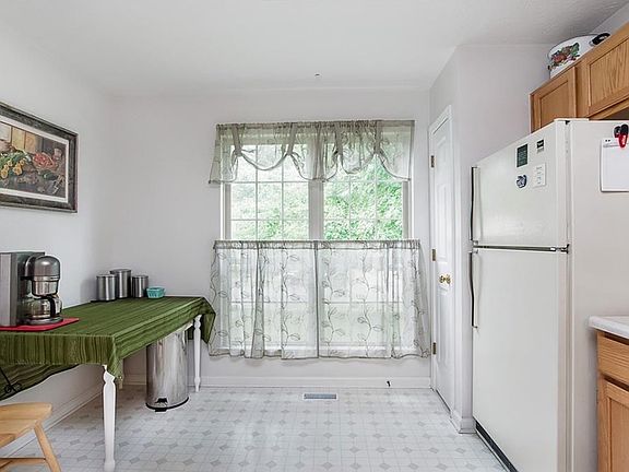 5th image of 7220 Bradford Woods Way