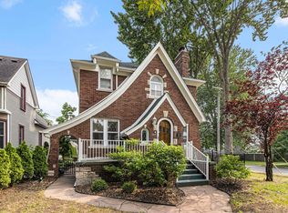 465 Orange St, Wyandotte, MI 48192