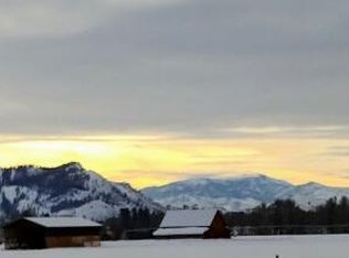 4682 SW Briar Ln, Powell Butte, OR 97753