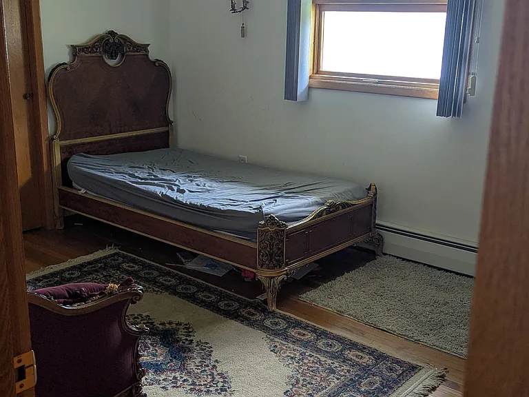Maple St — Photo 15