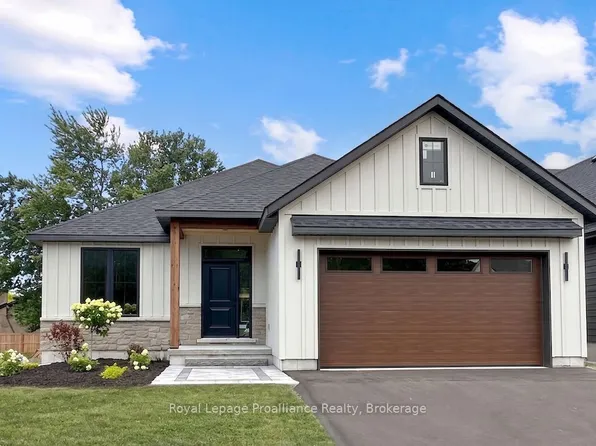 33 Deerview Dr, Quinte West, ON K8V 0L8