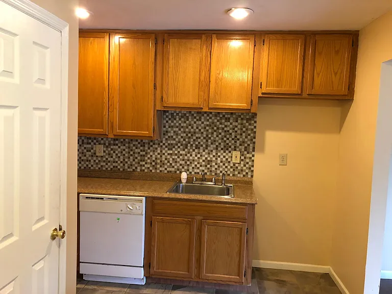 4220 Birchwood Ct — Photo 10