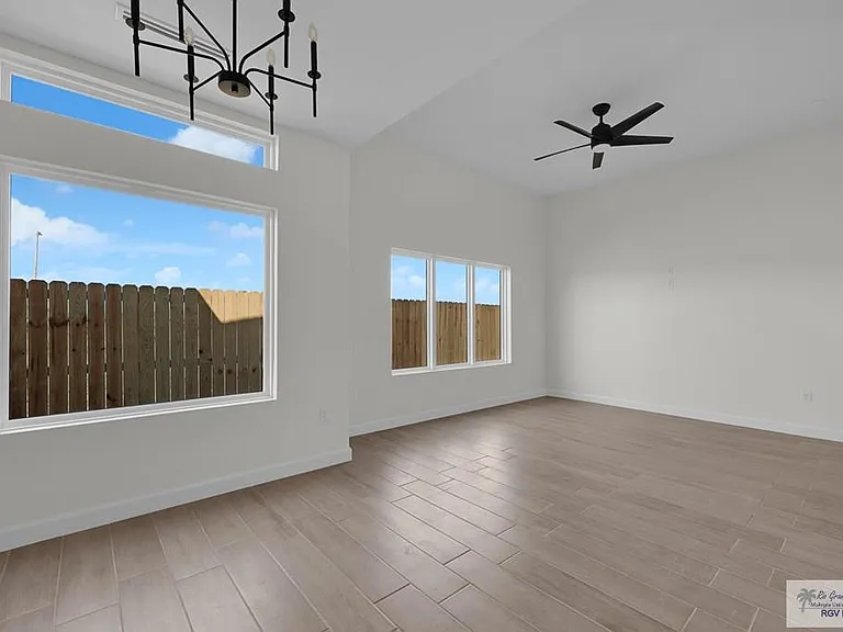 3525 Hidalgo St #3 — Photo 8
