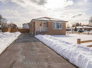 1367 Garvolin Ave, Pickering, ON L1W1J5