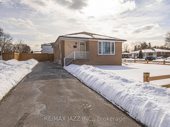 1367 Garvolin Ave, Pickering, ON L1W 1J5