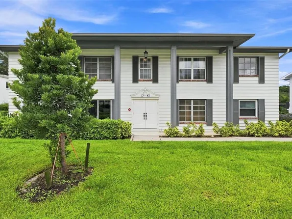 1342 SNELL ISLE BOULEVARD NE #4, ST PETERSBURG, FL 33704