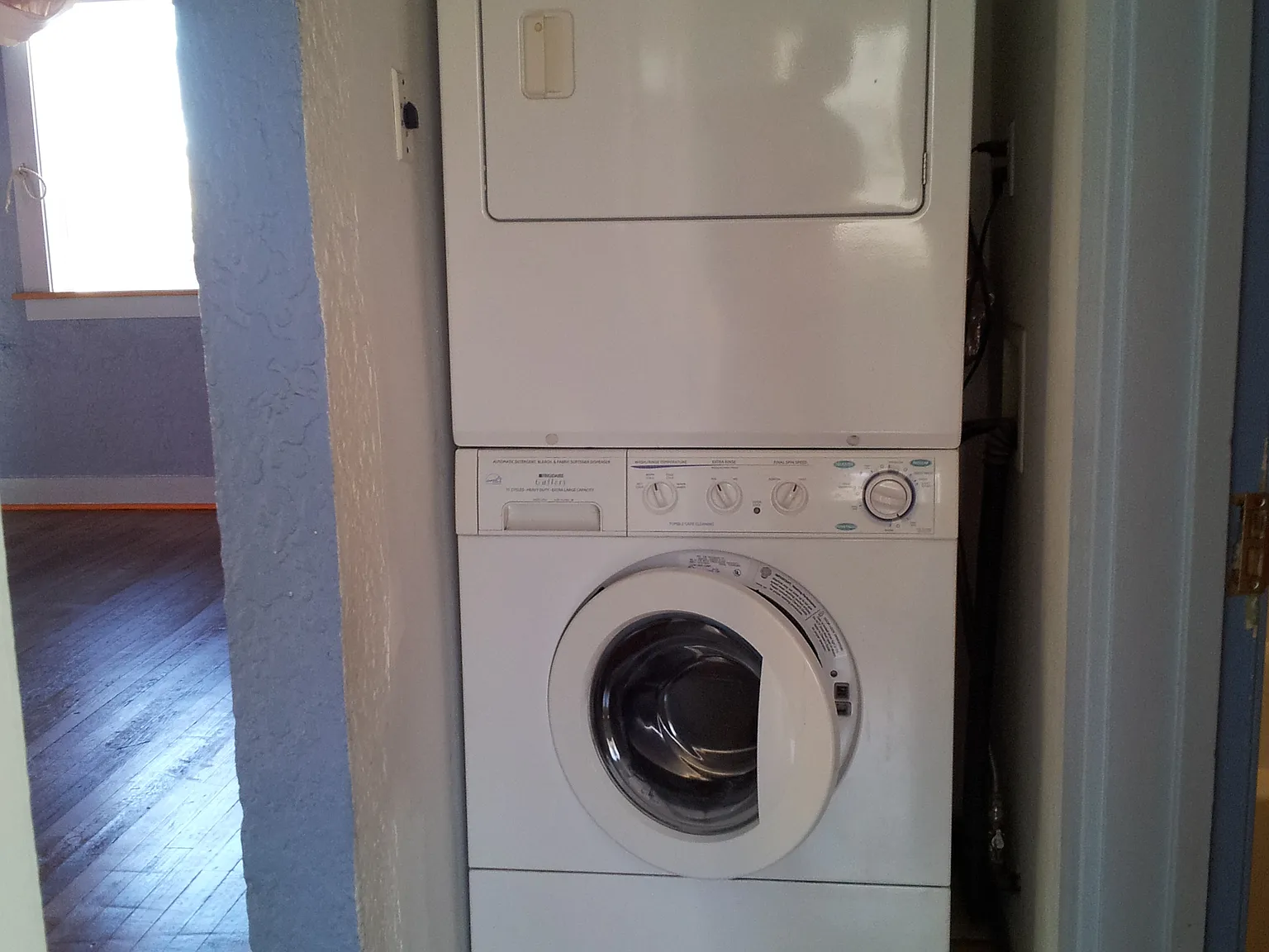 2 bed, 912 sqft, $1,650 — Photo 2