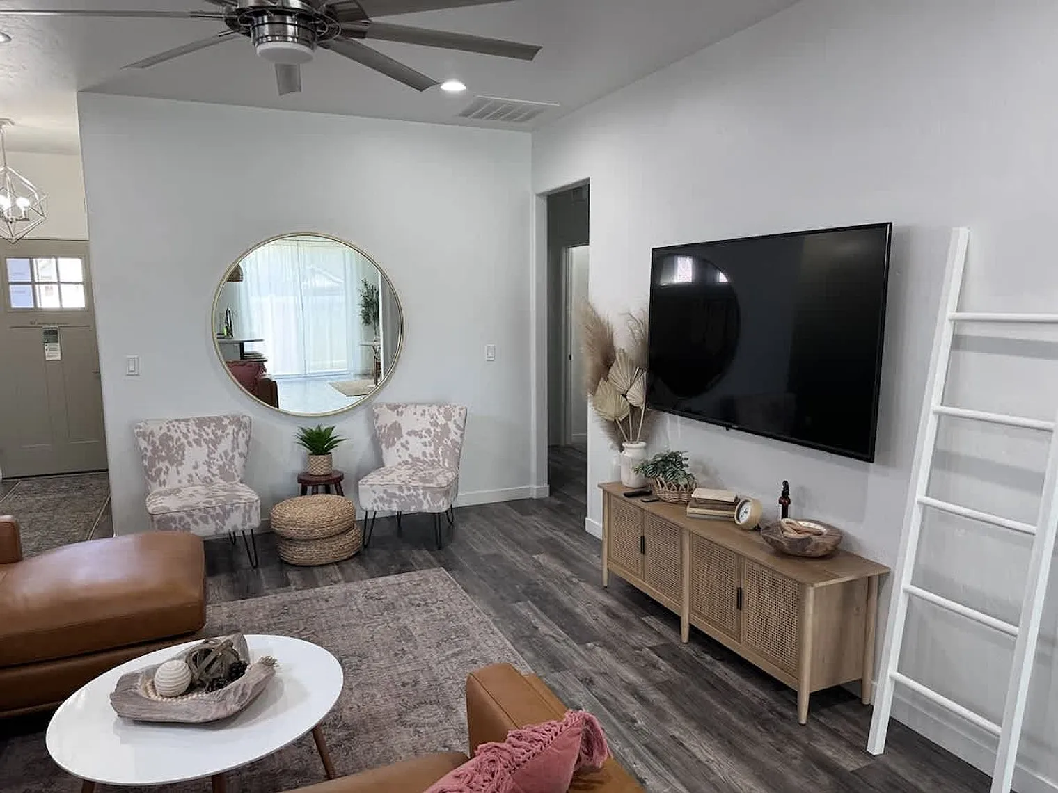 3 bed, 2.0 bath, 1237 sqft, $4,827 — Photo 4