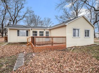 52536 Lakeshore Dr, Dowagiac, MI 49047