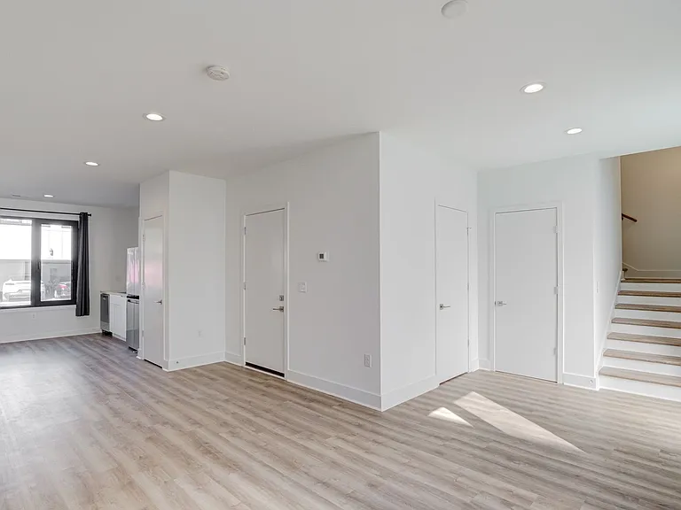 1110 Nova St — Photo 10