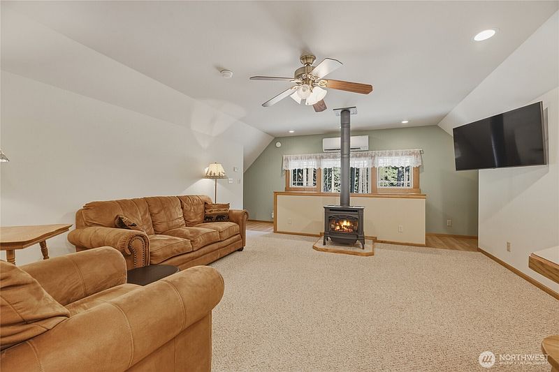5th image of 361 Vinegar Bend Road