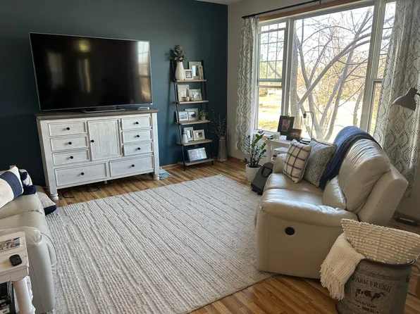 (undisclosed Address), Blaine, MN 55449
