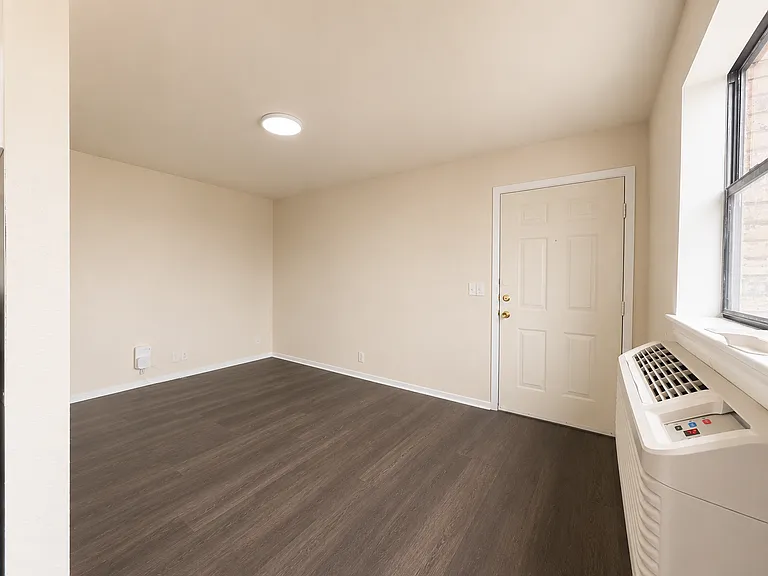 610 Montgomery Dr #SO251 — Photo 2
