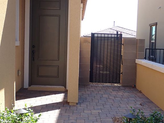 5th image of 354 Cooper Hawk Ct