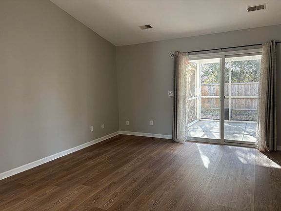 4th image of 1300 River Rock Rd