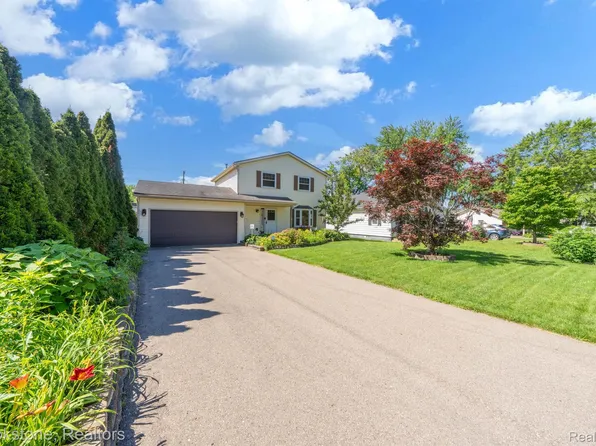 4005 Quillen Ave, Waterford, MI 48329