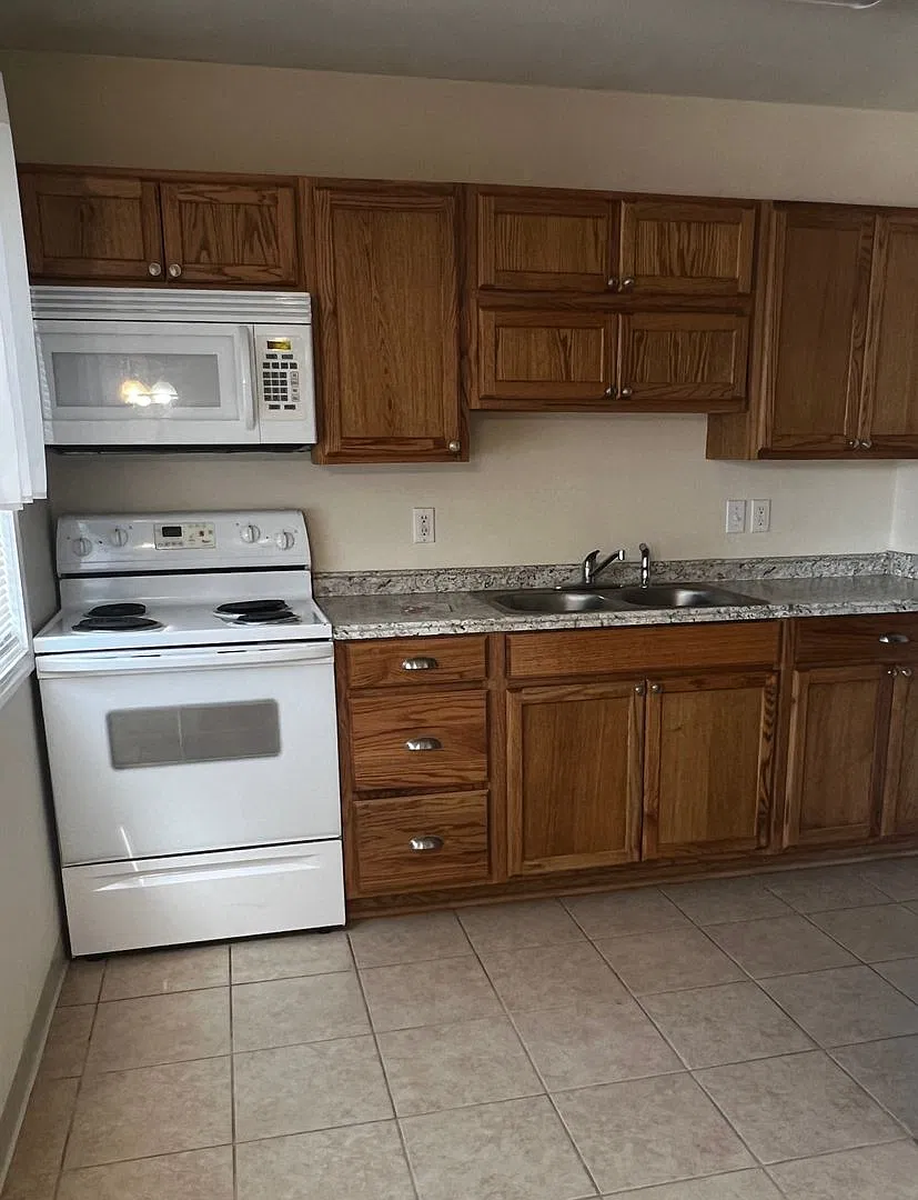 Charming Two Bedroom Home on Pueblo's Southside — Photo 3