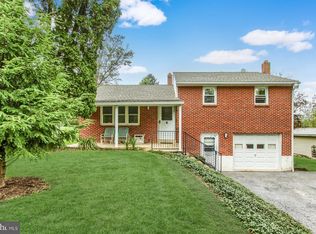 4 Dewalt Dr, Mechanicsburg, PA 17050