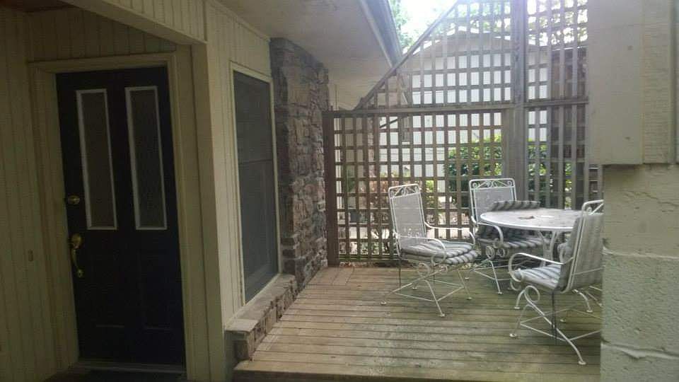 1st image of 10 Eugene Ln