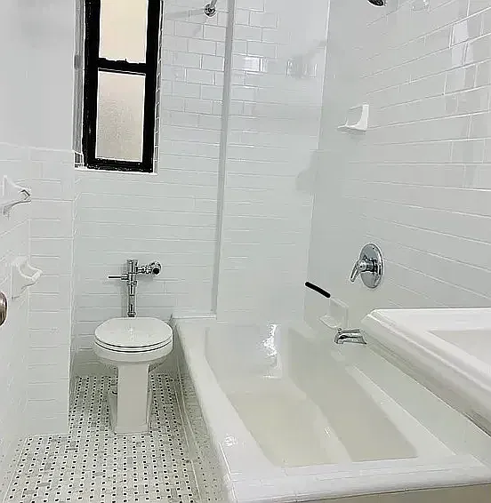 331 East 71st Street — Photo 3