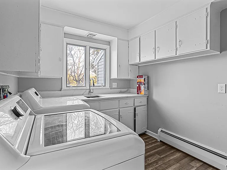 11 Winmar Cres — Photo 36