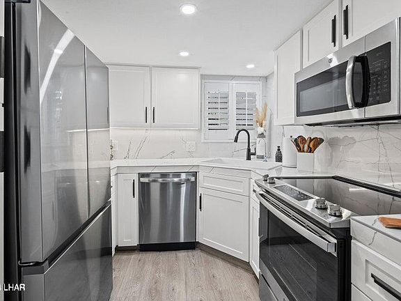 5th image of 3210 Sweetwater Ave Unit 130
