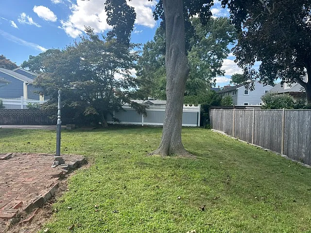 2 bed, 844 sqft, $2,500 — Photo 2