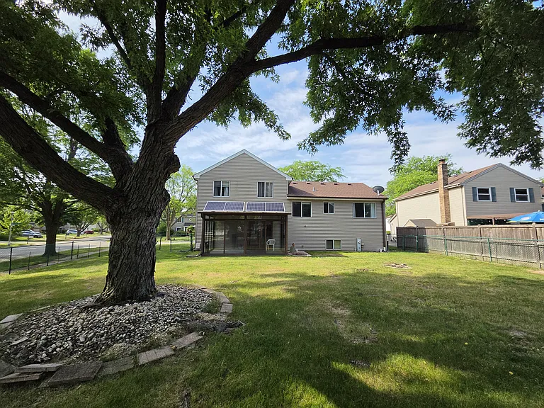 800 W Beechtree Ln — Photo 4