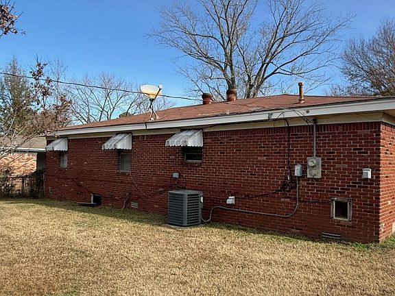 3rd image of 1117 Sorrells Dr