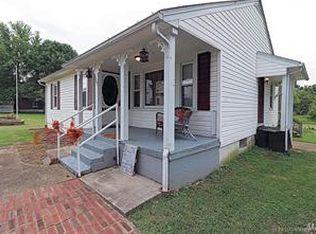 1161 Cedar St, Bismarck, MO 63624
