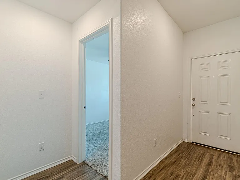 341 Escondido Cir — Photo 11