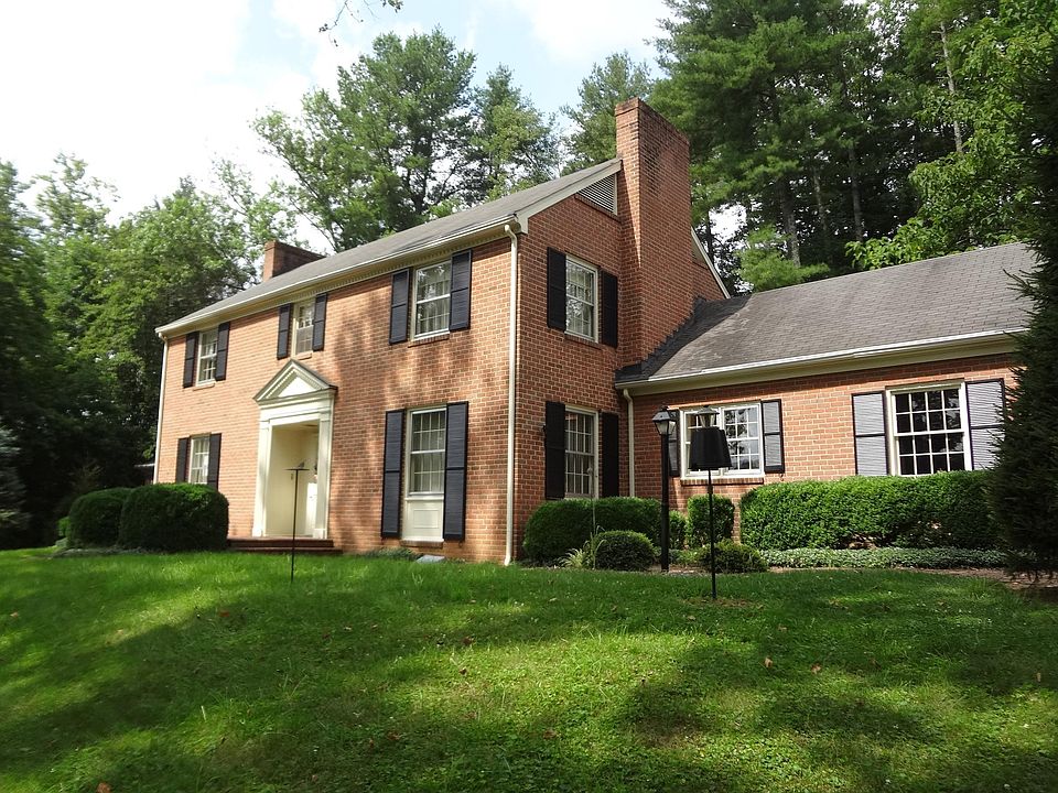 1st image of 302 Overhill Dr