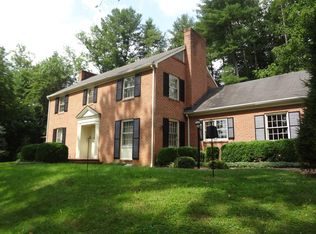 302 Overhill Dr, Lexington, VA 24450