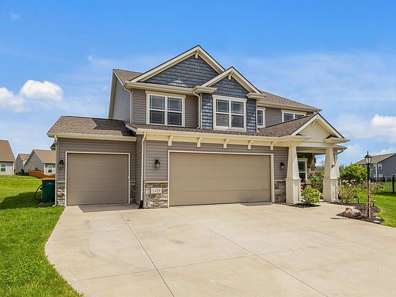 3rd image of 1409 Glen Hollow Dr