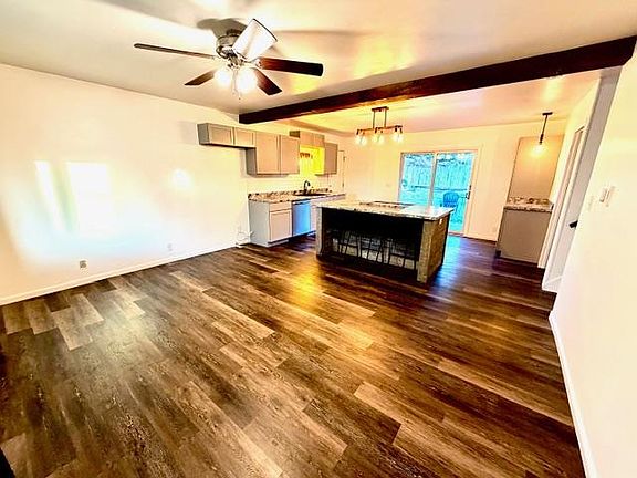 3rd image of 1411 Orange Rd