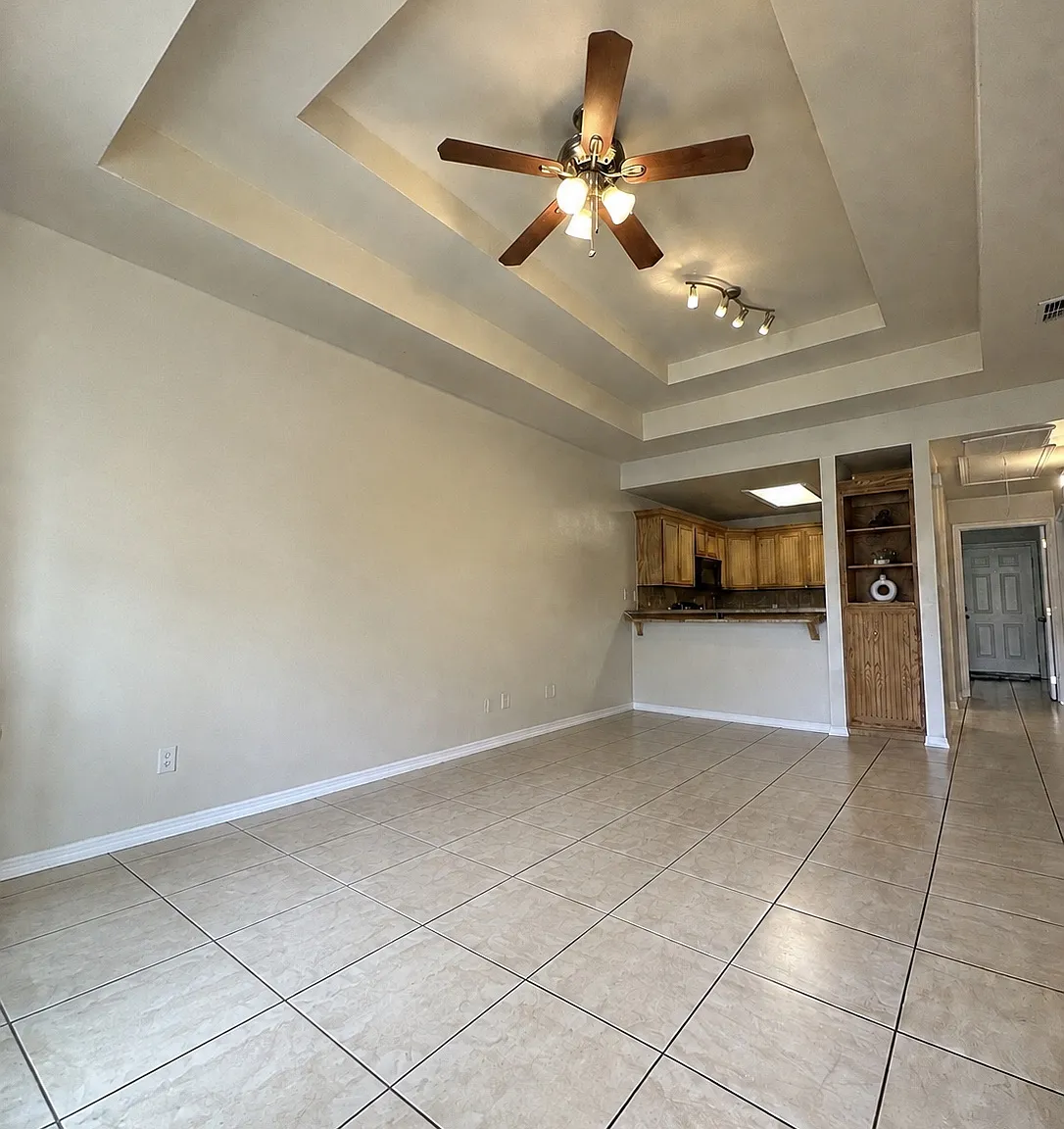 3 bed, 1109 sqft, $1,500 — Photo 2