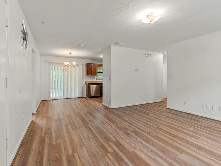 2434 Jolene Ln — Photo 15