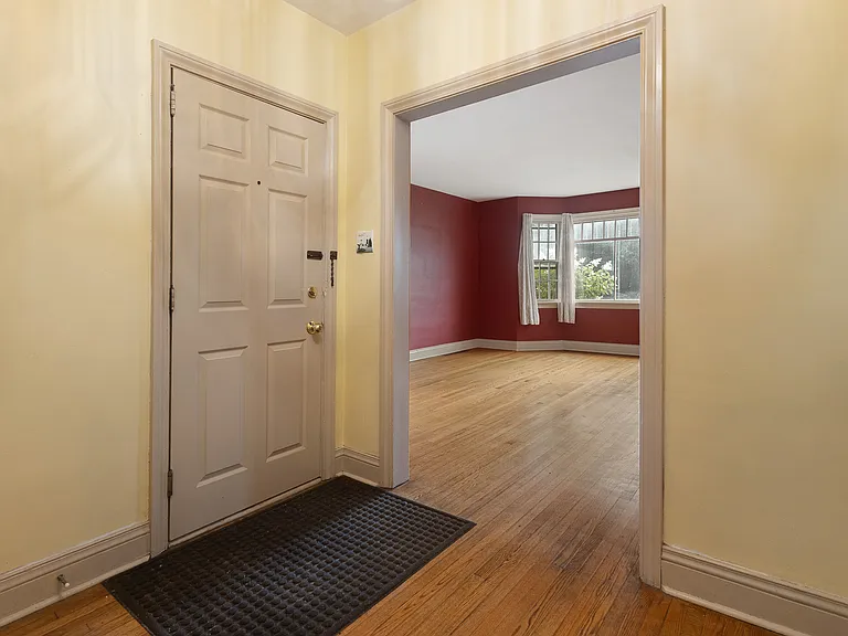38 Marlborough Ave — Photo 5