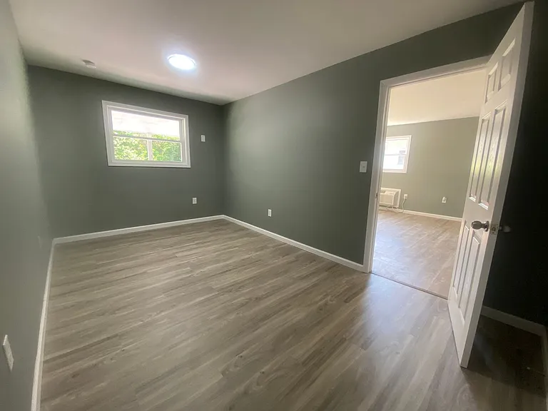 1719-1723 Thomas R James Rd — Photo 10