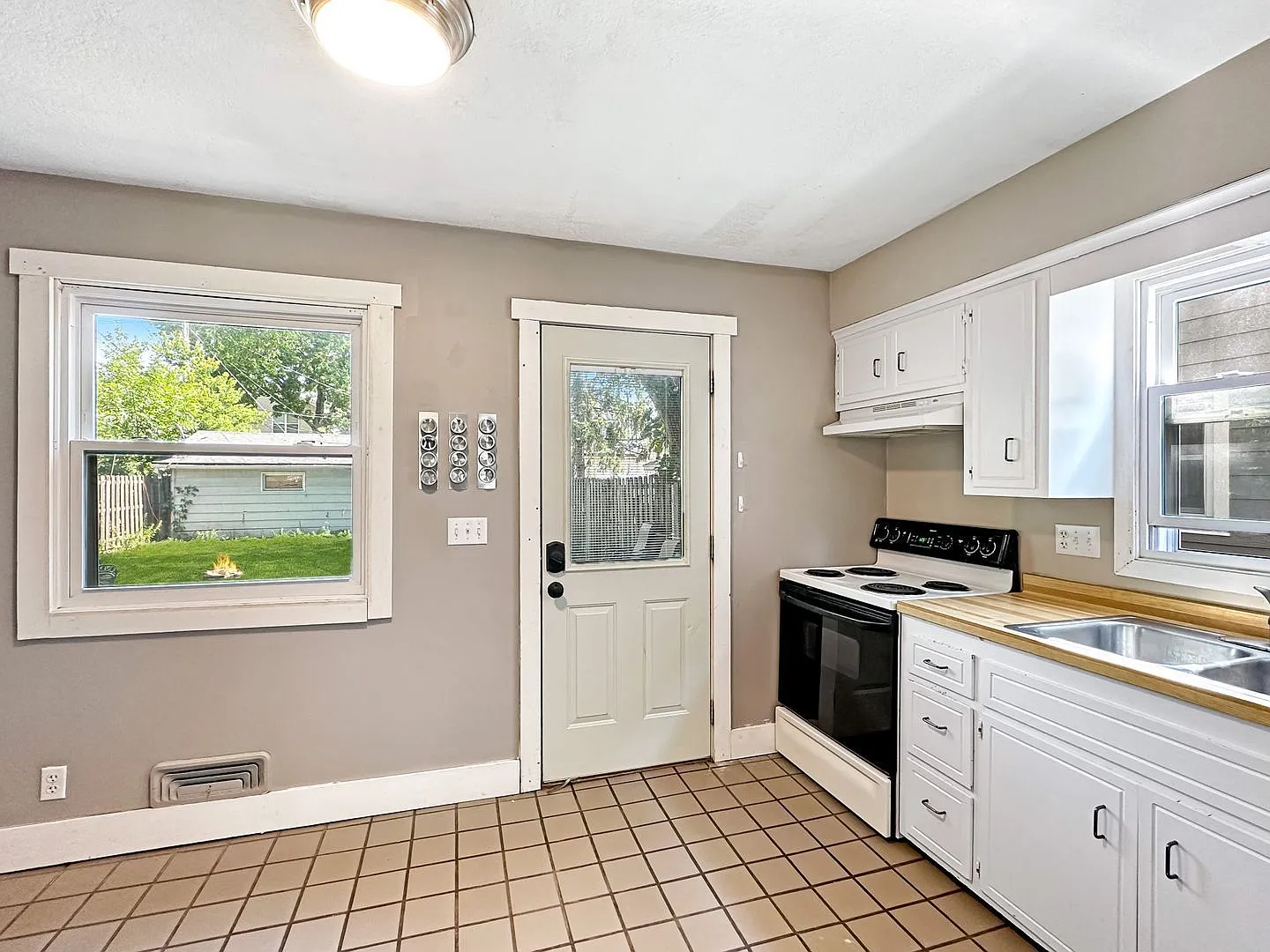 3 bed, 2.0 bath, 2000 sqft, $1,640 — Photo 4
