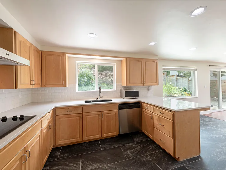 4553 S Brockbank Dr — Photo 4