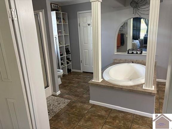 5th image of 243 Washburn Rd