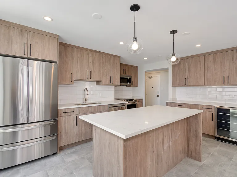 227 E Walton — Photo 4