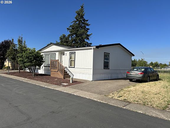2nd image of 5660 Daisy St Space 11