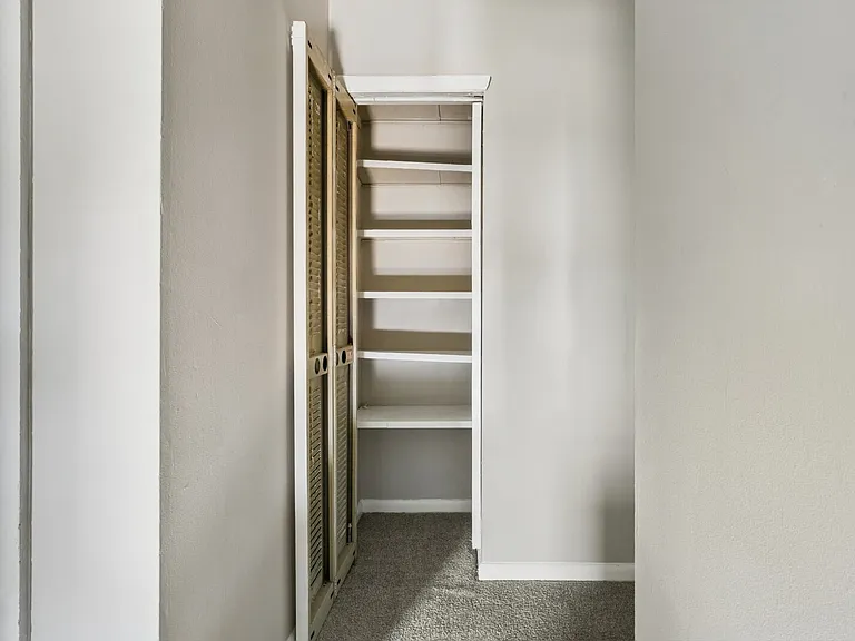 506 Genneys Way — Photo 17