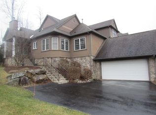 24 Havenhill Rd, Hamburg, NJ 07419