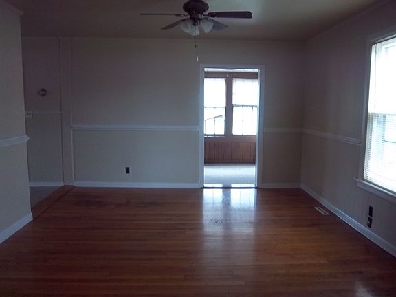 4th image of 1402 Wilmington Ave