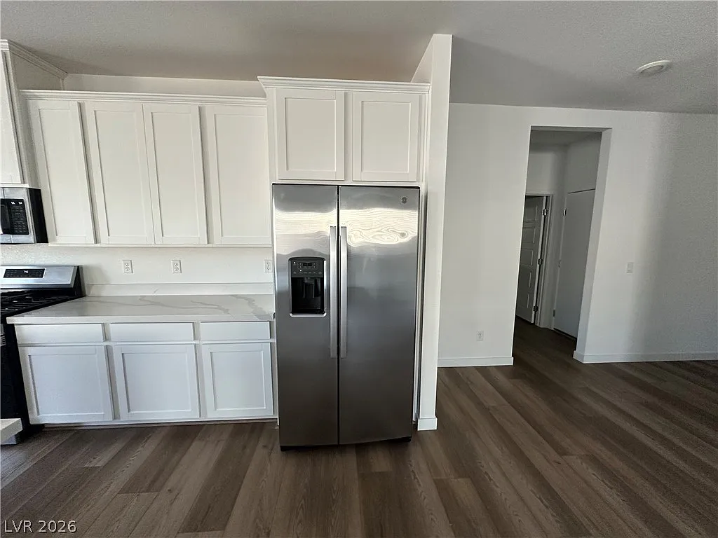 5 bed, 4.5 bath, 3063 sqft, $3,150 — Photo 3