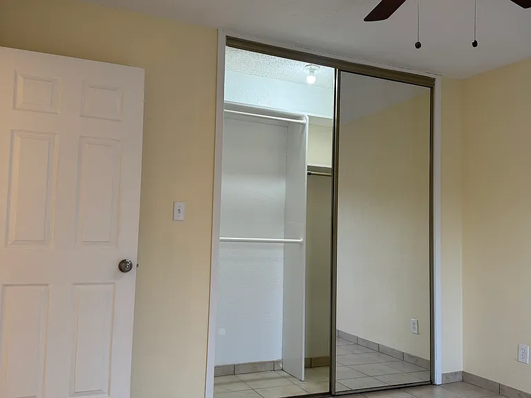 542 W Polk St #9 — Photo 8