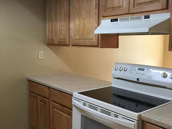 3rd image of 139 Bristol Ct #139